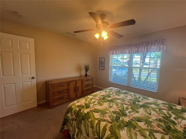 Building Photo - 12660 SW Lakeside Dr