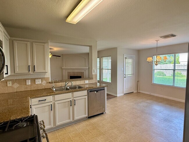 Building Photo - 21315 Bella Mountain Dr