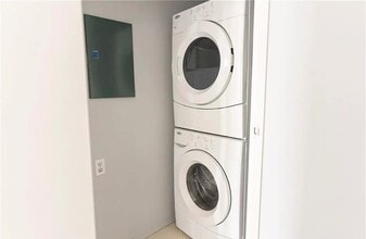 Building Photo - 1020 Warburton Ave