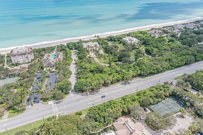 Building Photo - 801 N Swim Club Dr