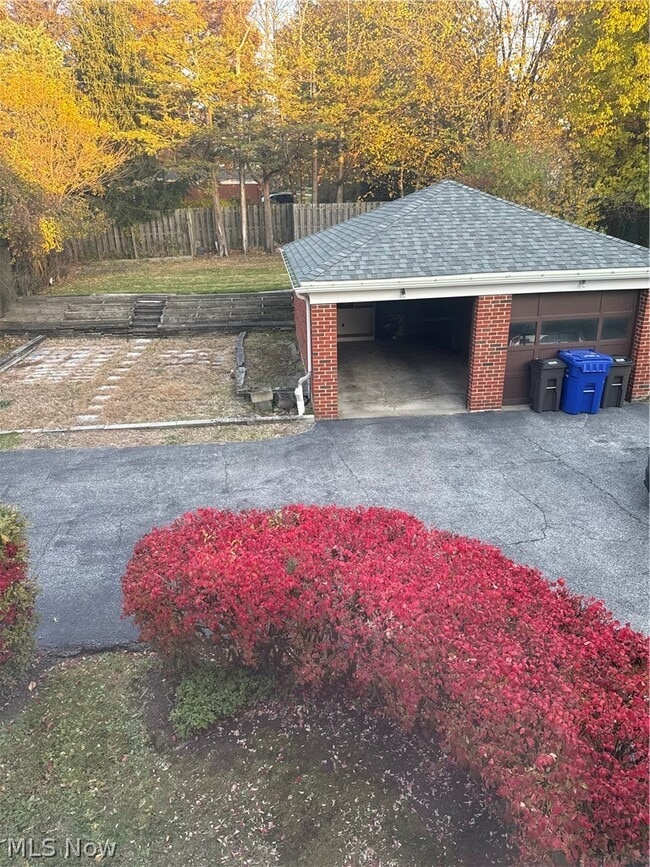 Building Photo - 2539 Warrensville Center Rd