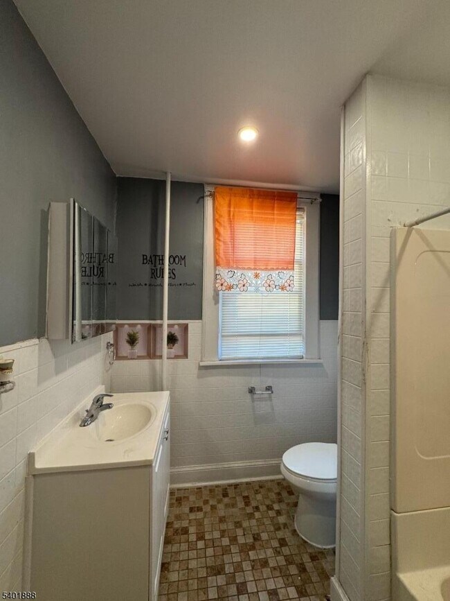 Building Photo - 107 Melville Pl