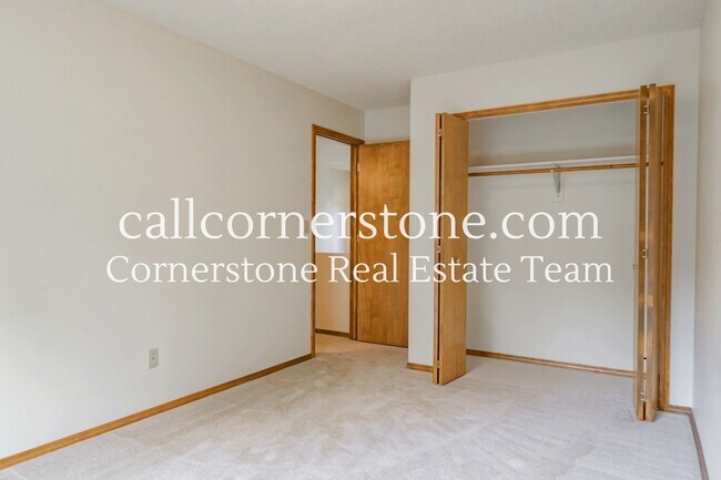 Building Photo - 6385 Shirecliff Dr