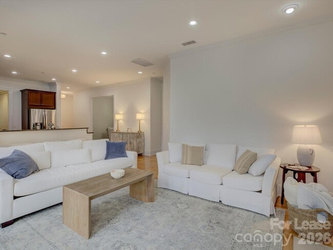 Building Photo - 3278 Park Rd