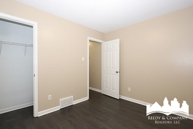 Building Photo - Modern Home with Master Bathroom