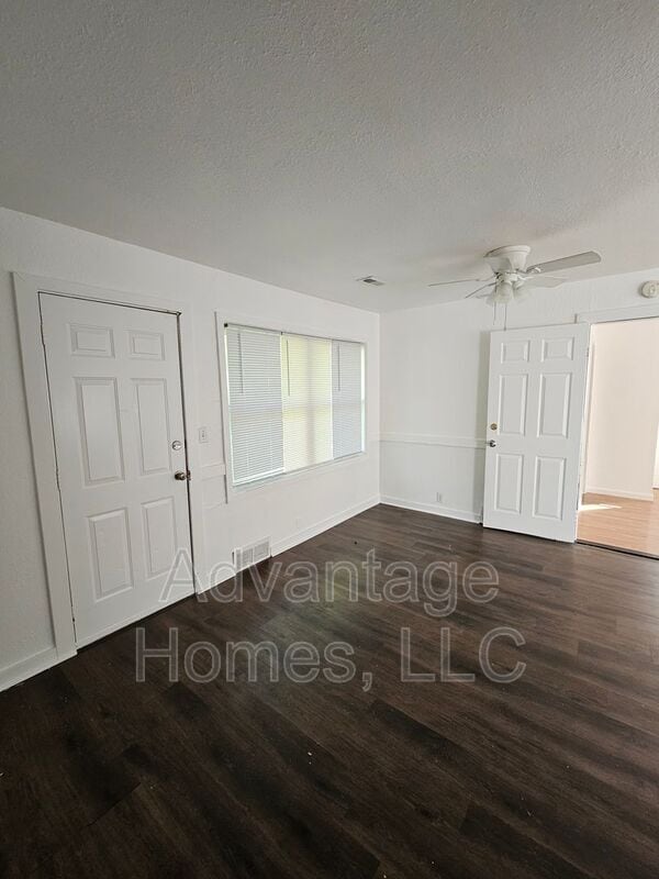 Building Photo - 11410 Palmer Ave