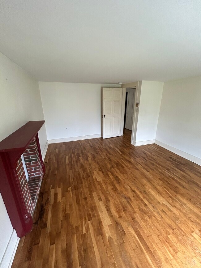 Building Photo - 8839 Langmaid Rd