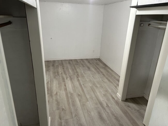 Building Photo - Well Maintained 3 Bedroom, 2 Bath Home
