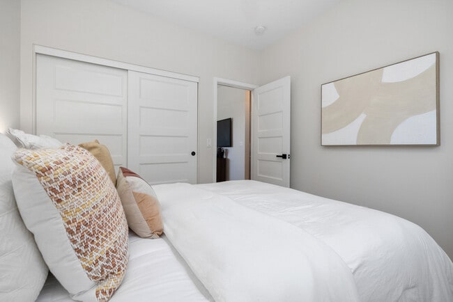 Building Photo - 3315 Clairemont Mesa Blvd