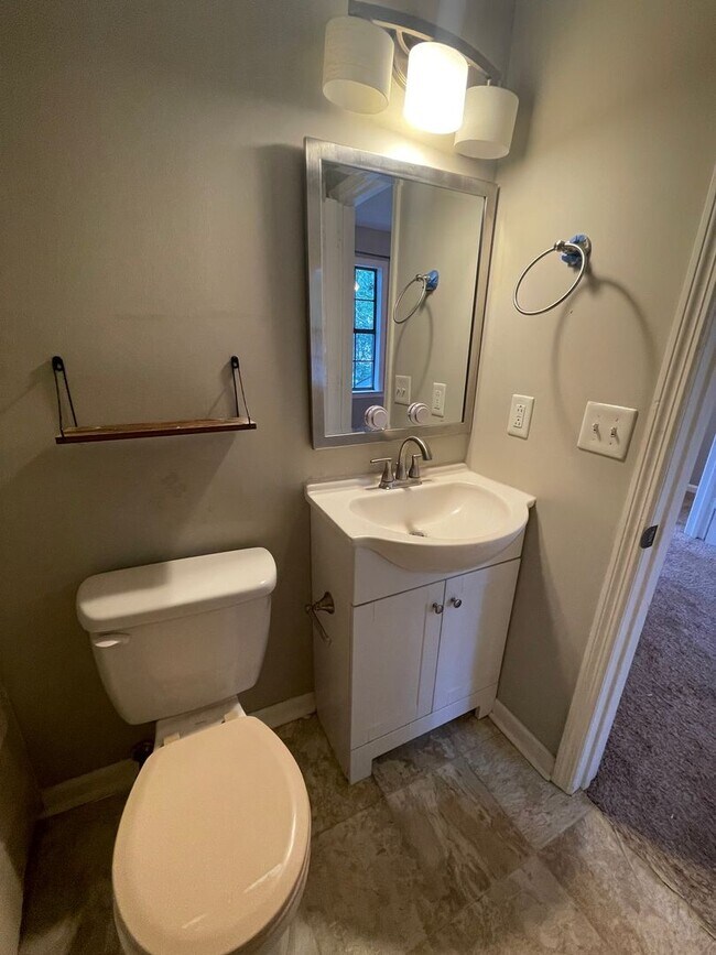 Building Photo - 3404 Doriswood Ct Antioch, TN 37013