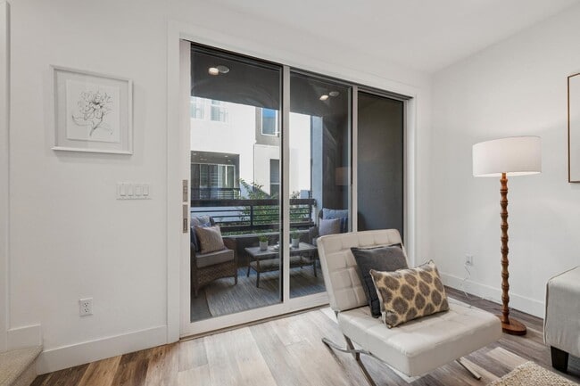 Building Photo - 3479 Client Cmn