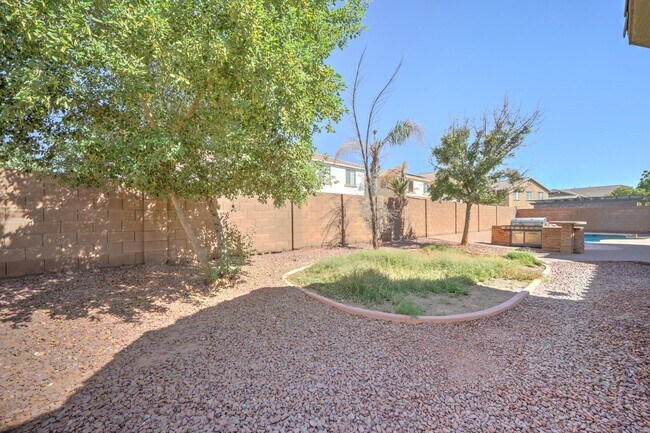 Building Photo - AVAILABLE NOW IN SHAMROCK ESTATES GILBERT!!!