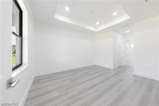 Building Photo - 714 Anaconda Ave S