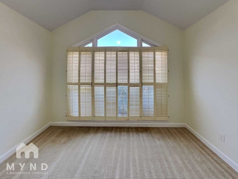 Building Photo - 4601 Lake Village Dr