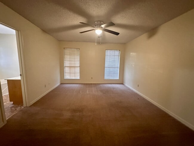 Building Photo - 928 Verone Terrace