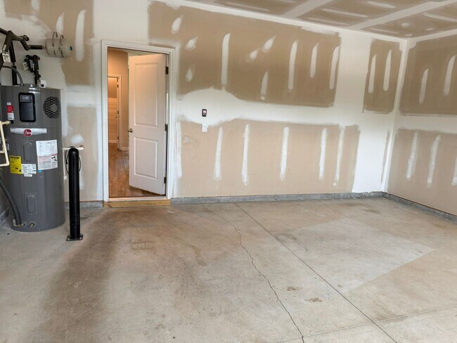 Building Photo - Spacious 3BR Townhome in Lawrenceville