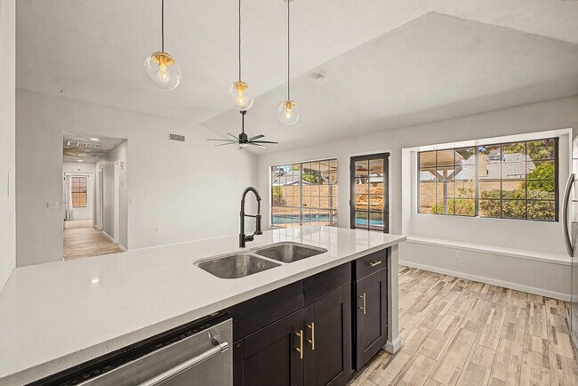 Building Photo - 4812 E Gary St