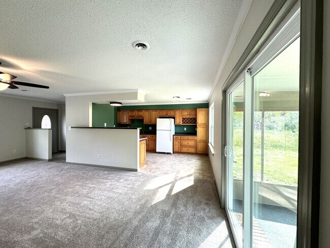 Building Photo - Adorable home located in Southwest side of Jacksonville