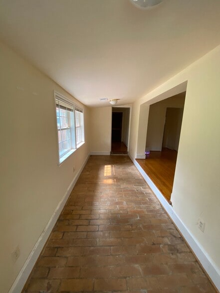 Building Photo - 4013 Graceland Ln