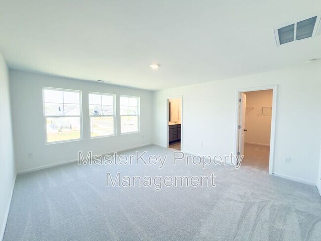 Building Photo - 212 Shingle Oak Rd