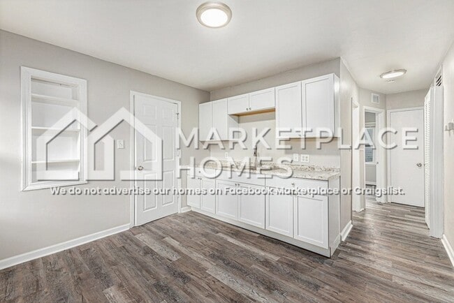 Building Photo - 12782 Couwlier Ave