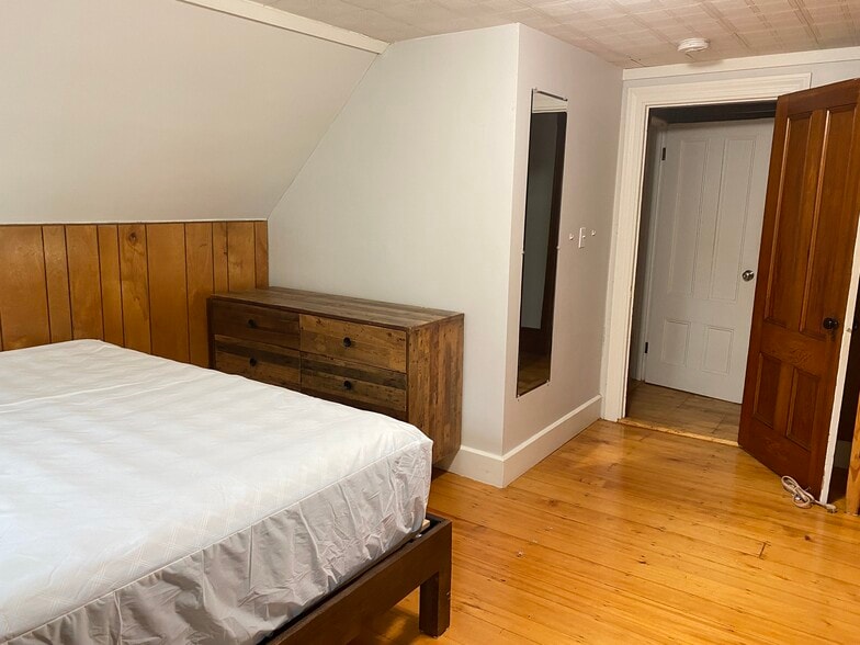 Building Photo - 90 Chandler St