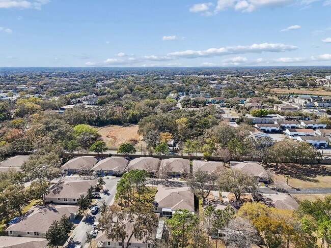 Building Photo - 2011 Villa Sites Dr