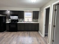 Building Photo - 505