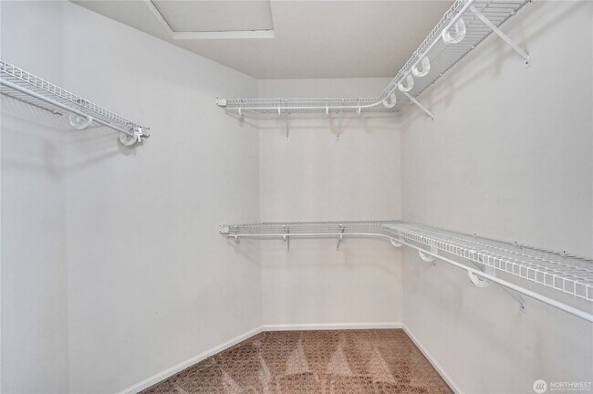 Building Photo - ? Stunning 4BR/3.5BA Home in Lake Forest P...