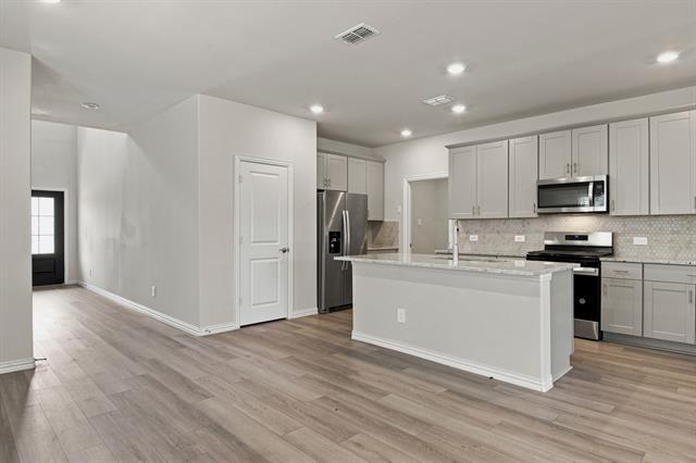 Building Photo - 810 Honeydew Ln
