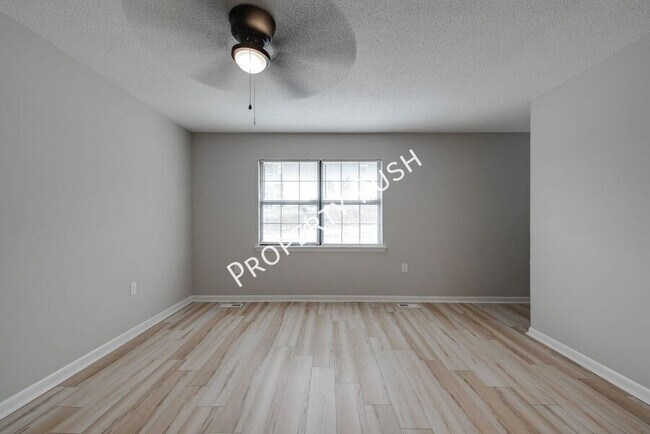 Building Photo - 340 Alpine Dr