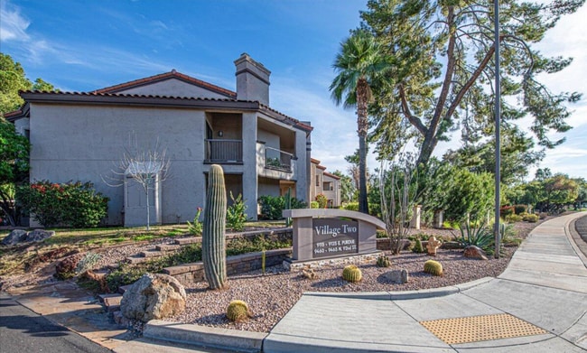 Building Photo - Luxury Scottsdale Condo: Modern Comfort in...