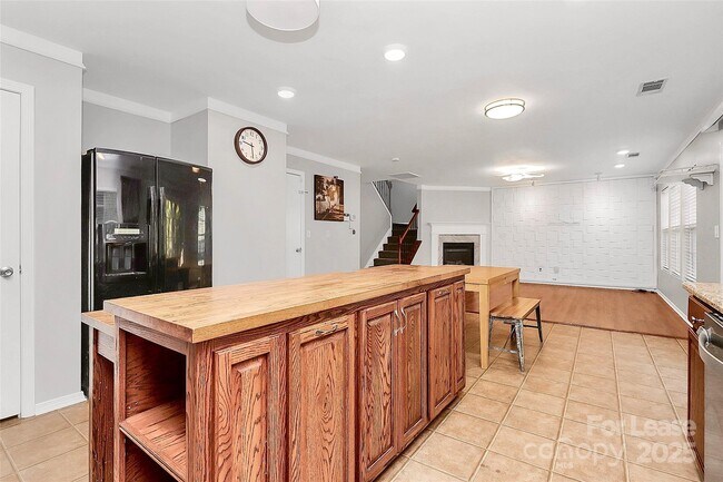 Building Photo - 15611 Normans Landing Dr