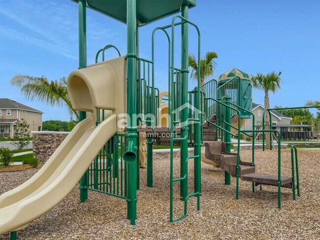 Building Photo - 1048 Walden Pond Dr