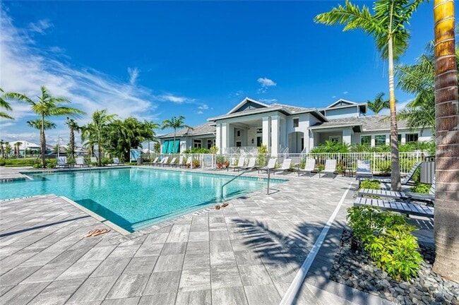 Building Photo - 6629 Fort Pierce Ave