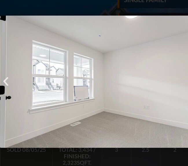 Building Photo - 13735 Devers Dr