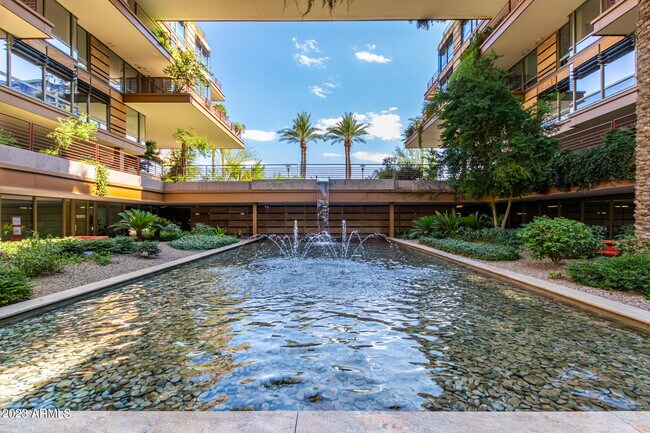 Building Photo - 7137 E Rancho Vista Dr