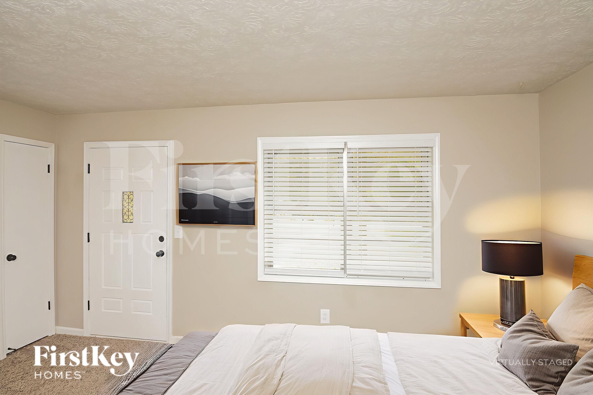 Building Photo - 2422 Chestnut Log Ln