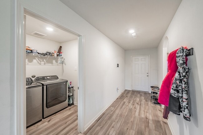 Building Photo - 8313 Buck Mountain Pass