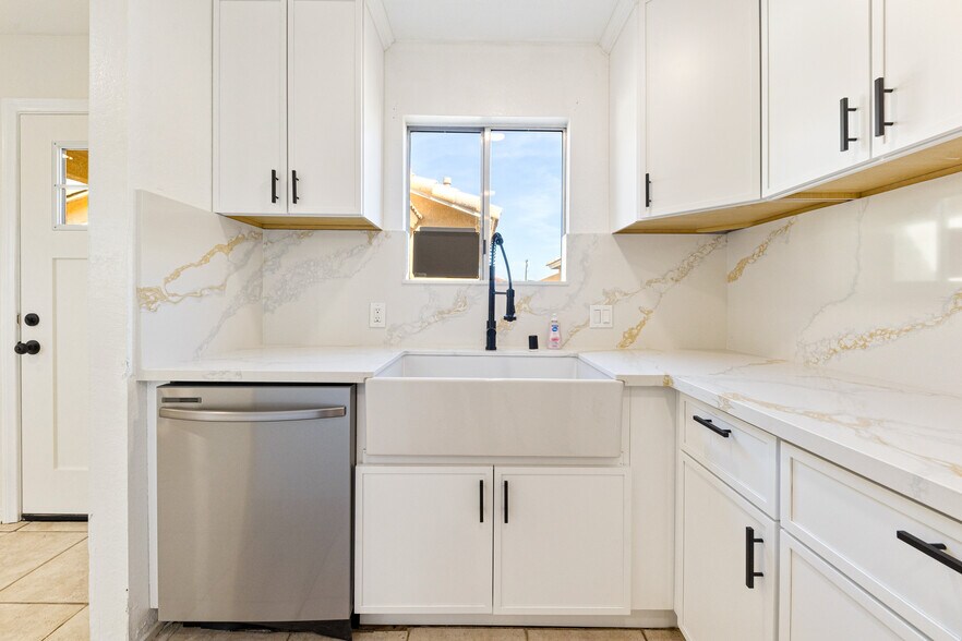 Building Photo - 13725 Nahum Dr