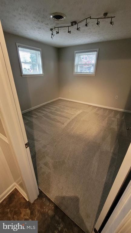 Building Photo - 557 Bellview Ave