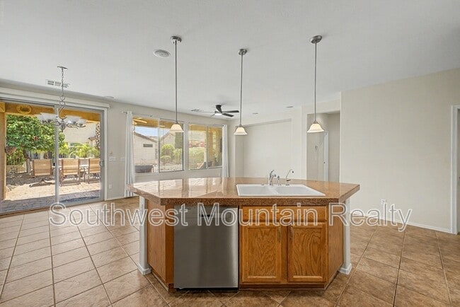 Building Photo - 4265 E Azalea Dr
