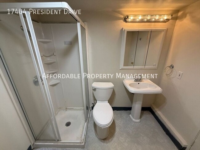 Building Photo - 17404 President Dr