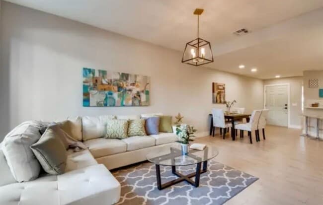 Building Photo - $3,700 - 3 Bed / 2.5 Bath Upgraded Townhome in The Knolls Community