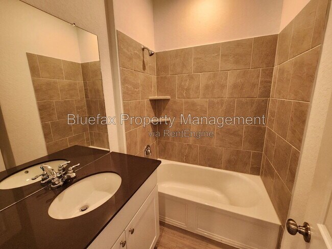 Building Photo - 13907 Sickle Rdg