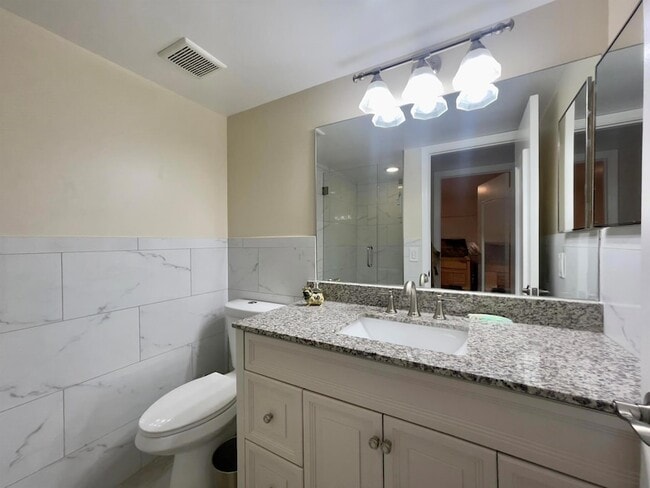 Building Photo - 117 Flanders C