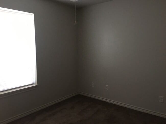 Building Photo - 2012 Seabiscuit