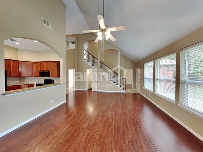 Building Photo - 25118 Auburn Terrace Dr