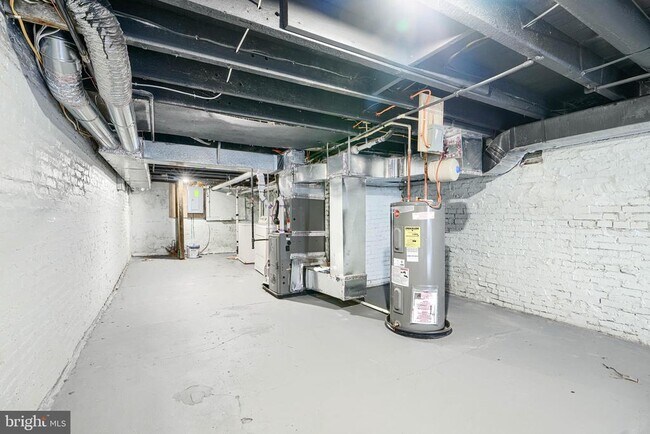 Building Photo - 1704 E Lafayette Ave