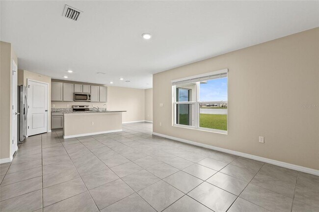 Building Photo - 16847 Delia St